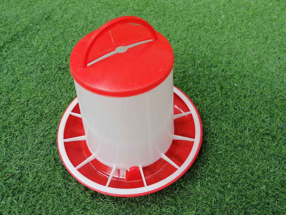 3kg Chicken Feeder With Scatter Guard