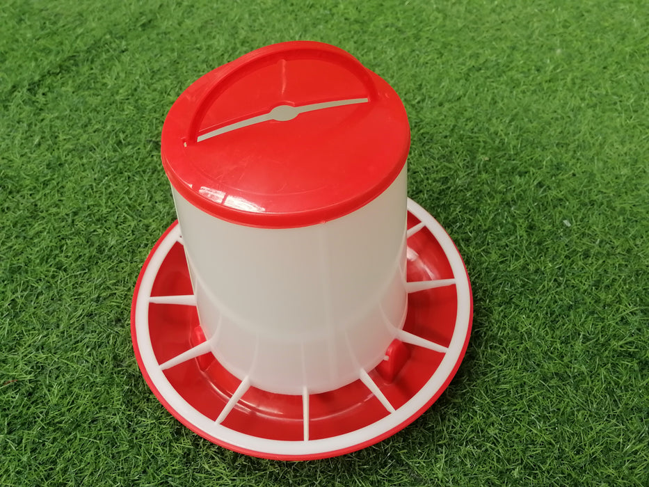 6kg Chicken Feeder With Scatter Guard